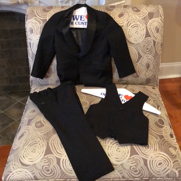 Isaac Mizrahi piece tuxedo with bow tie